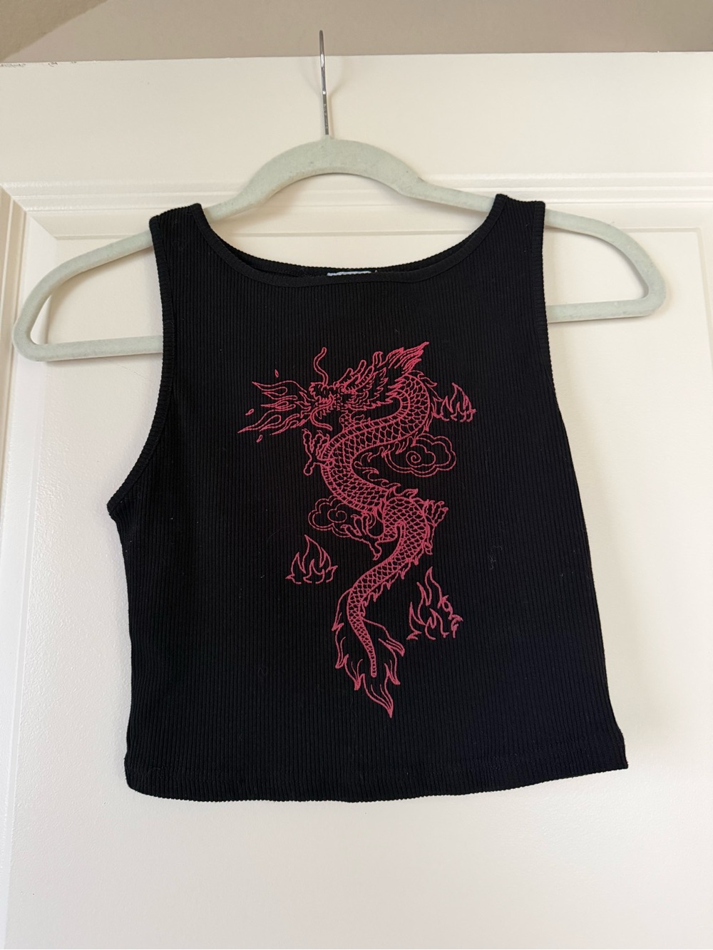 Princess Polly Black Ribbed Crop Tank with Pink Dragon
